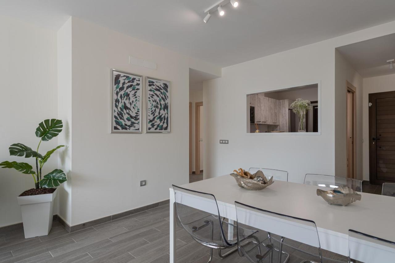 קלטה דה פוסטה Homeforguest Flat With Large Terrace In Modern Residential Complex With Swimming Pool מראה חיצוני תמונה